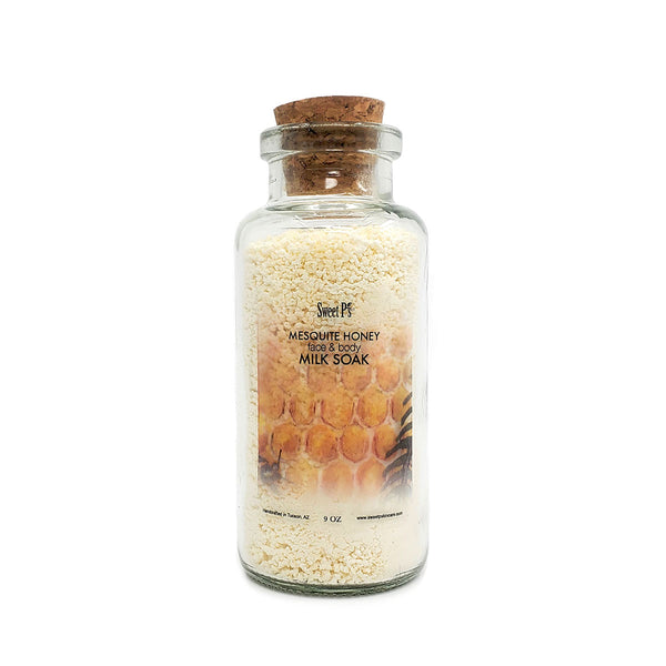 Add Mesquite Honey Milk soak to your bath for a relaxing and gently exfoliating experience.